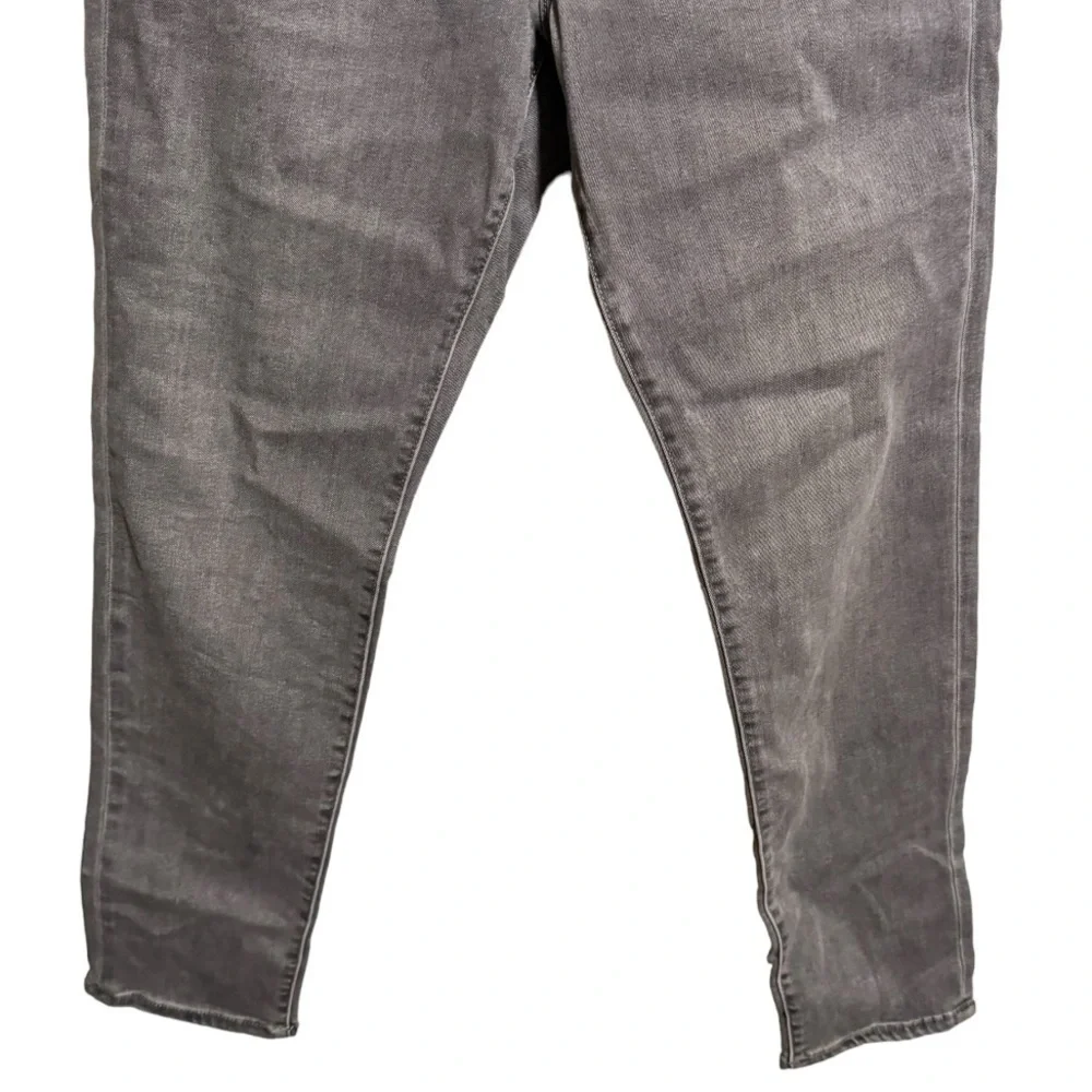 Banana‎ Republic Travel Jean Athletic Fit